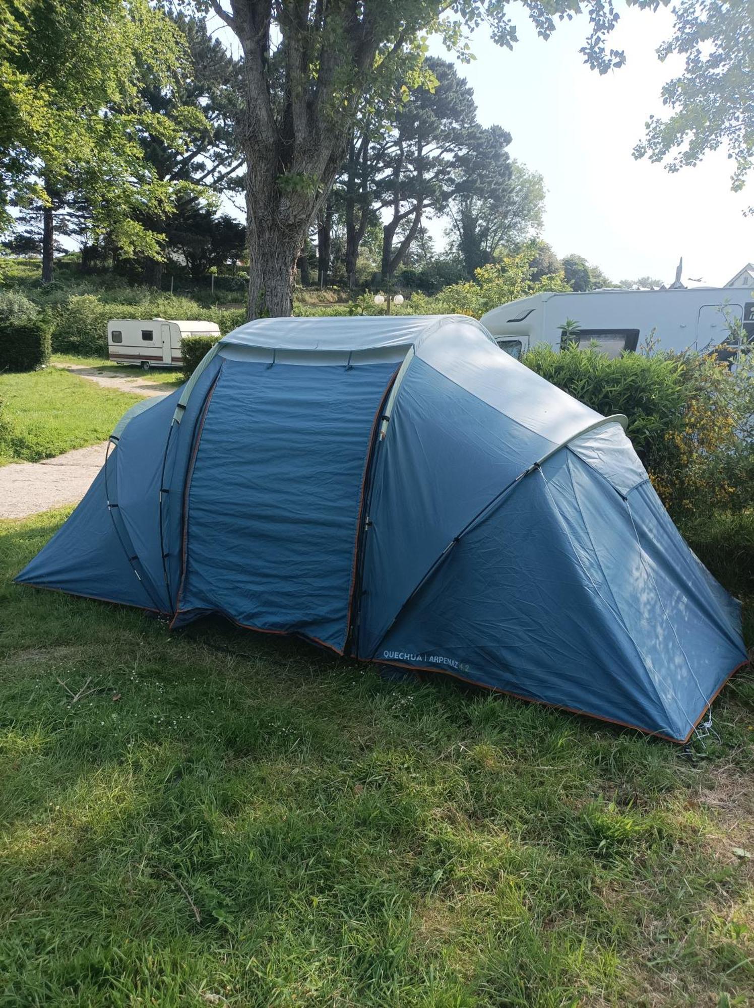 Les Hortensias Grande Tente Familiale Deux Chambres Et Sejour Vue Mer Sur Camping Nature Плестен-ле-Грев Номер фото